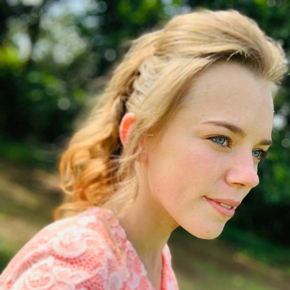 Meet your Posher, Anna - Picture 1 of 1